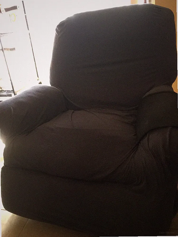 ONE PIECE STRETCH RECLINER COVER. BR AND NEW. HAS A POCKET. (Seen on my chair)